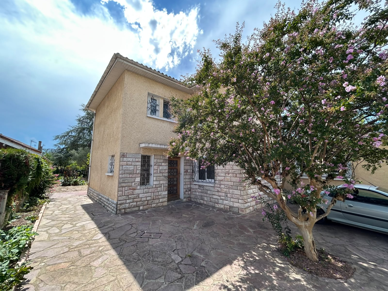 Villa de 105m2 avec jardin de 550m2 et garage de 40m2